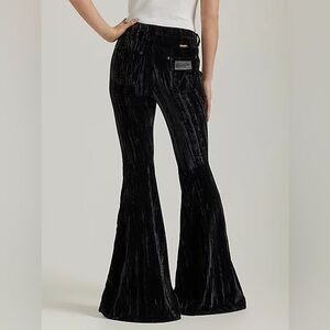 Wrangler‎ Retro High Rise Velvet Trumpet Flare Pant new
